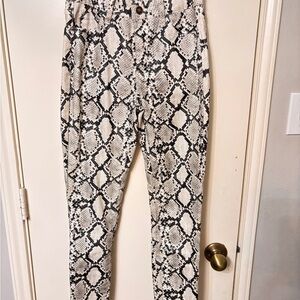 Stylish Snake Print Women's Pants